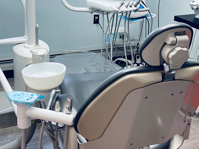 AV Dental | Invisalign reg , Periodontal Treatment and Implant Dentistry